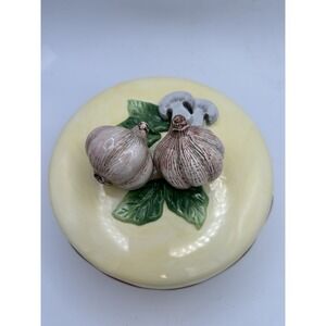 Majolica Bella Casa By Ganz 8" Covered Round Vegetable Dish Garlic And Mushrooms